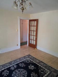 VICTORIA AVE 'ONCE IN A LIFETIME' 1300 SQ FT $1300/MTH  UTIL. - Photo 10