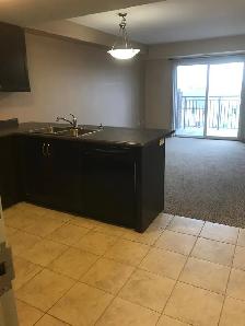Spacious 2 Bedroom   Den Condo – Top Floor - Photo 3