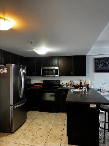 Spacious 2 Bedroom   Den Condo – Top Floor - Photo 5