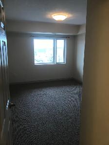 Spacious 2 Bedroom   Den Condo – Top Floor - Photo 11