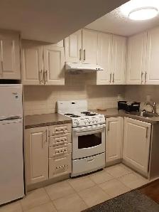 $1250 BASEMENT BACHELOR FOR RENT, YONGE/STEELS, UTILITIES INCLUD
