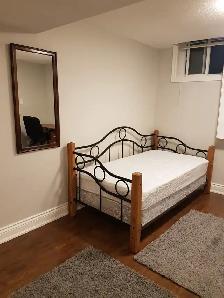 $1250 BASEMENT BACHELOR FOR RENT, YONGE/STEELS, UTILITIES INCLUD - Photo 6