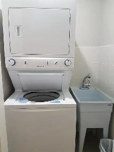 $1250 BASEMENT BACHELOR FOR RENT, YONGE/STEELS, UTILITIES INCLUD - Photo 10