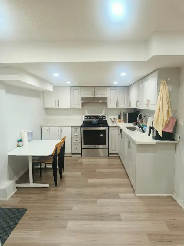 3 bedroom 2 full washroom available for rent