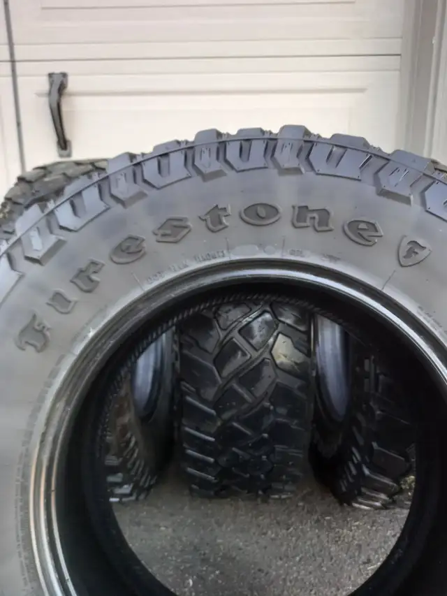 4 tires FIRESTONE 255/75/R17 all season.
