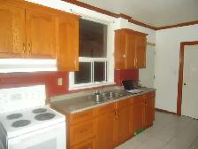 1st Floor Bedroom Sept 1, near Bloor & Dufferin Subway Station - Photo 2