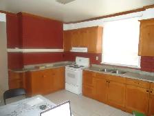 1st Floor Bedroom Sept 1, near Bloor & Dufferin Subway Station - Photo 3