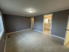2005 mobile home for sale in Blackfalds with double car garage - Photo 5