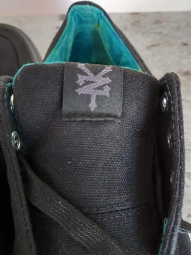 size 8.5 women's or 7 men's BRAND NEW ZOO YORK shoes NEVER WORN.
