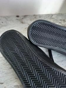 size 8.5 women's or 7 men's BRAND NEW ZOO YORK shoes NEVER WORN. - Photo 2