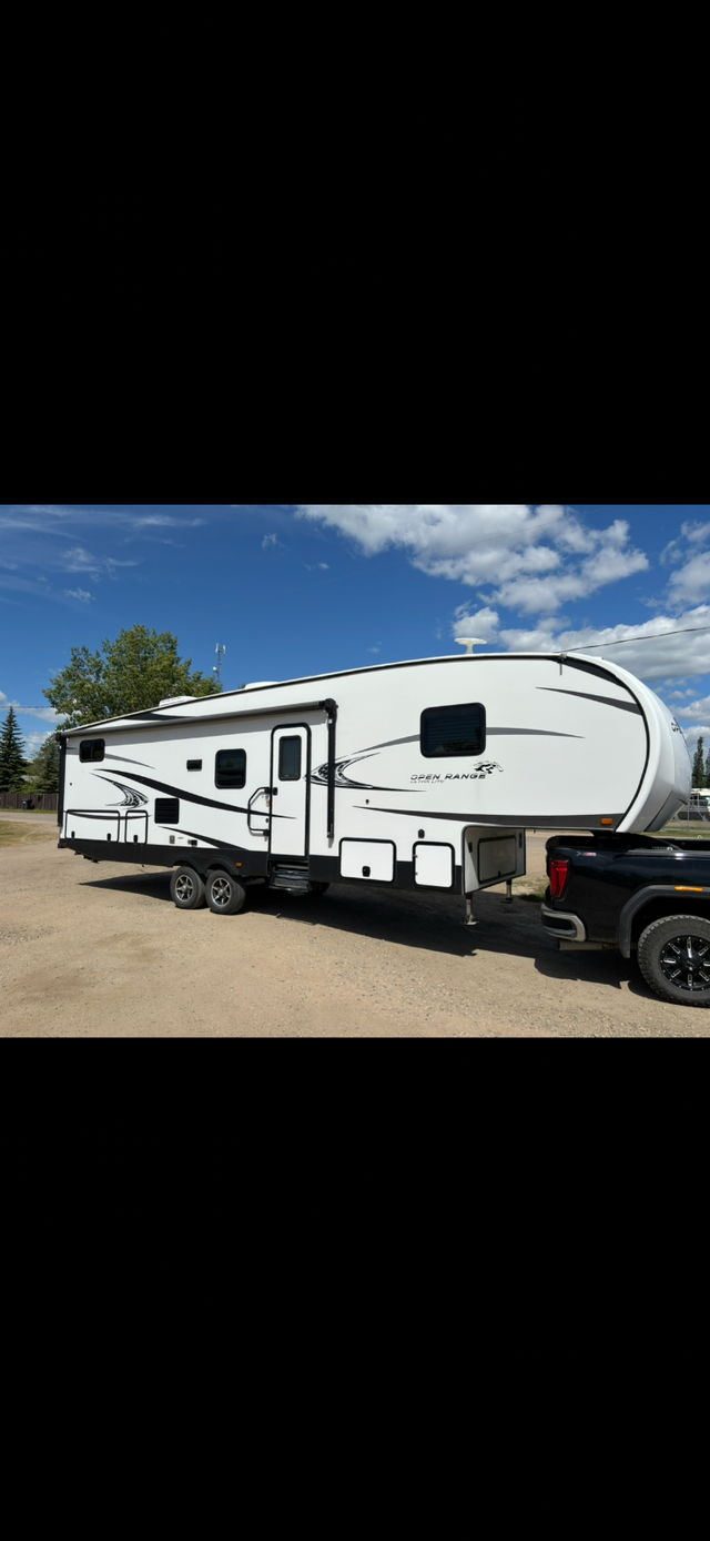 2018 Highland Ridge 2950bh Open Range fifth wheel trailer.