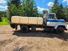 1977 Ford 600 Water Truck - Photo 2