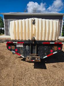 1977 Ford 600 Water Truck - Photo 3