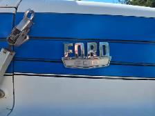1977 Ford 600 Water Truck - Photo 4