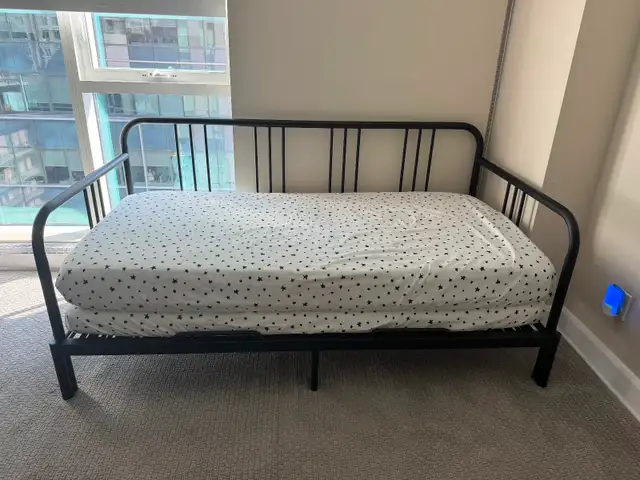 IKEA Daybed - FYRESDAL