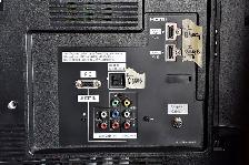 Panasonic 32-inch LCD HDTV with Remote & Manual (Mint) - Photo 5