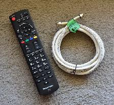 Panasonic 32-inch LCD HDTV with Remote & Manual (Mint) - Photo 7