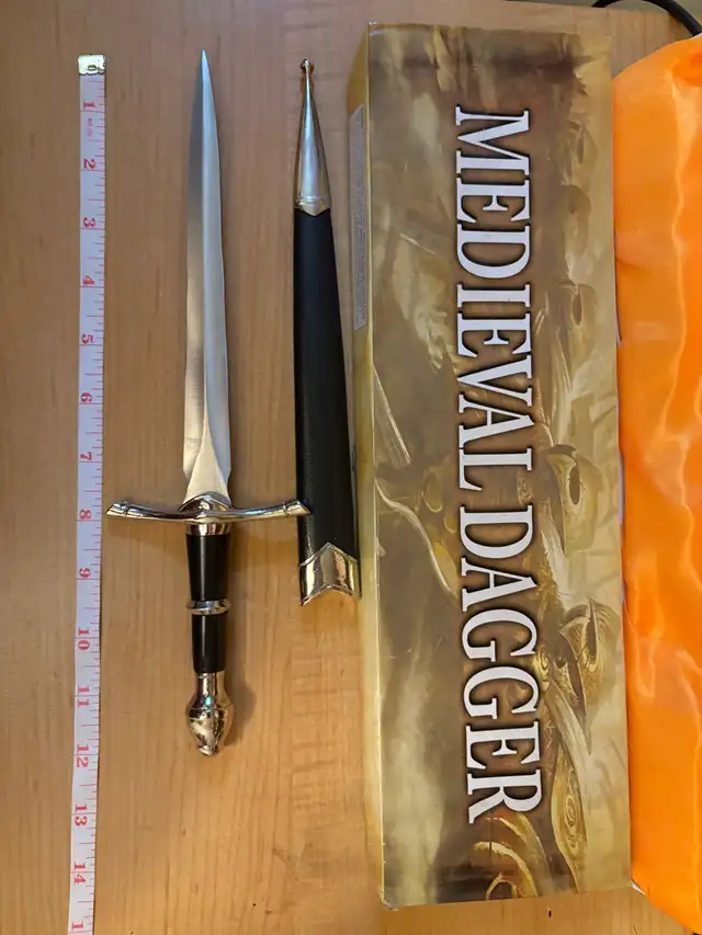 medieval dagger