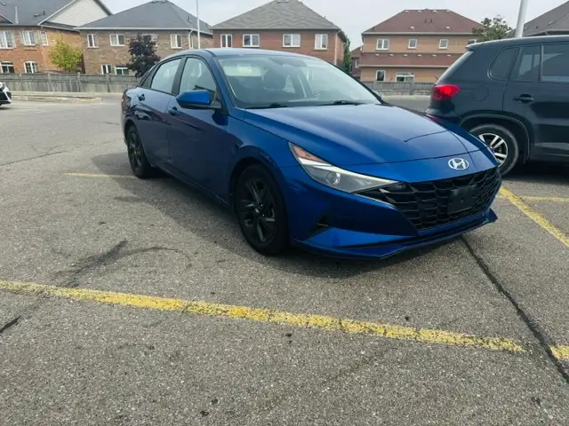 2022 Hyundai Elantra Preferred IVT
