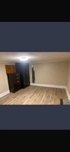 Scarborough warden and Lawrence rooms for rent - Photo 2