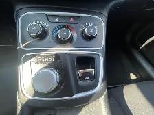 Chrysler 200 Berline 4 portes LX, traction avant 2015 à vendre - Photo 9