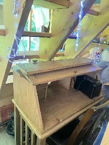 Closing desk