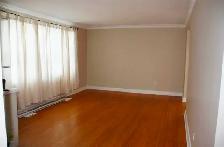 3 bedroom main floor apartment for rent in Aurora - Photo 2