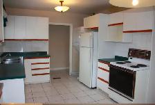3 bedroom main floor apartment for rent in Aurora - Photo 3