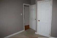 3 bedroom main floor apartment for rent in Aurora - Photo 7