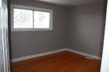 3 bedroom main floor apartment for rent in Aurora - Photo 12
