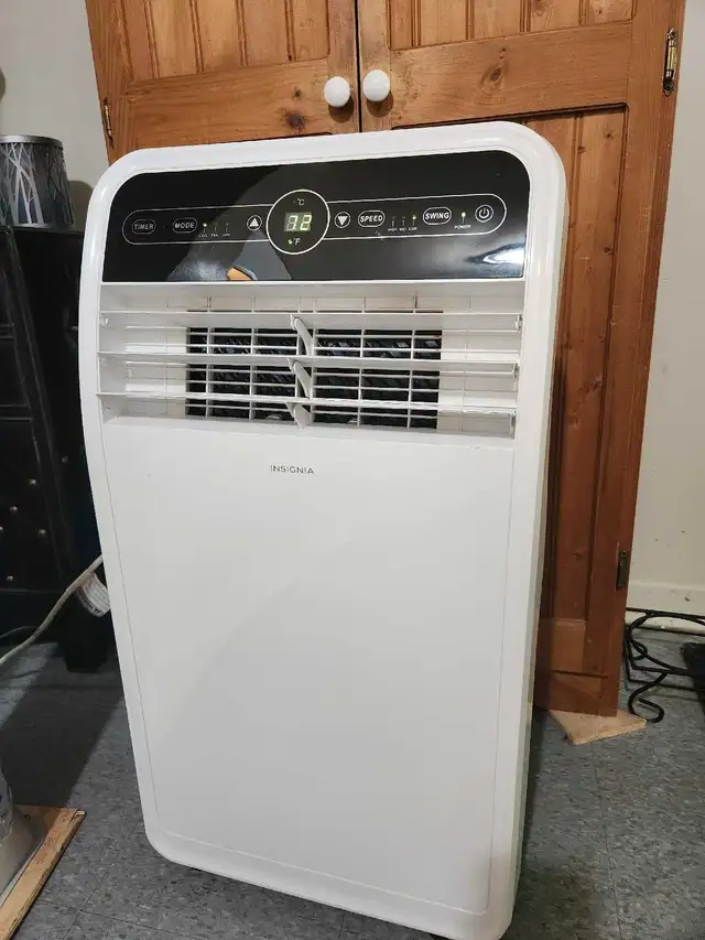 10 000 BTU 4 IN 1 AC,DEHUMIDIFIER ETC AND HOSE