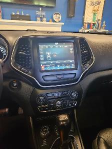 2022 Jeep Grand Cherokee - Altitude - Photo 3