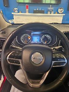 2022 Jeep Grand Cherokee - Altitude - Photo 4