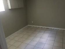 Newly renovated one bedroom - Photo 5