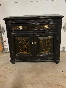 Gorgeous  refinished Serpentine Credenza - Photo 5