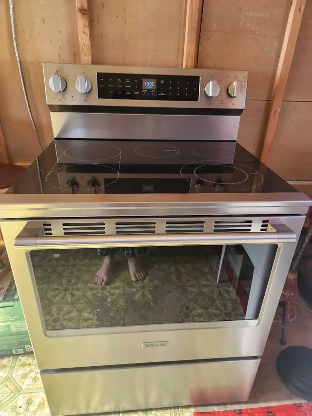 MAYTAG STOVE