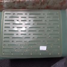 1 TAPIS CAOUTCHOUC 13'x16' PROTECTEUR ÉVIER: $5.00