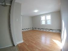 1 Bedroom Apartment/Bright/Cozy/Secured Building/Heat included