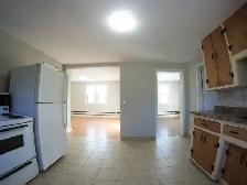 1 Bedroom Apartment/Bright/Cozy/Secured Building/Heat included - Photo 6