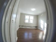 1 Bedroom Apartment/Bright/Cozy/Secured Building/Heat included - Photo 7