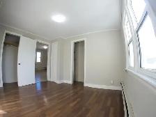 1 Bedroom Apartment/Bright/Cozy/Secured Building/Heat included - Photo 8