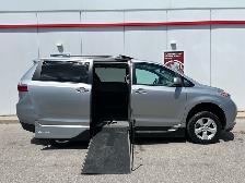 2016 Toyota Sienna XLE-WHEELCHAIR ACCESSIBLE VAN-SUNROOF-LEATHER - Photo 2