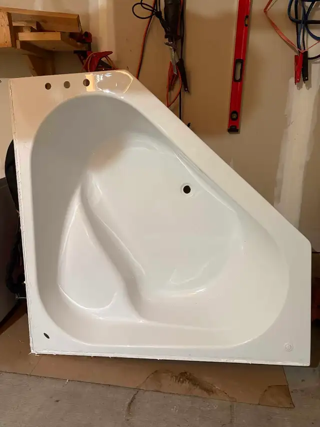 Tandem jet tub