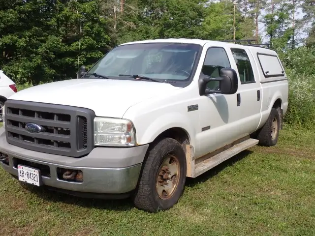 2005 Ford F-350 Pickup Truck