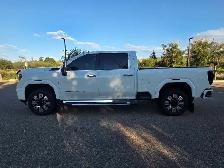 2022 GMC Sierra 2500HD Denali (6.6L V8) - Photo 4
