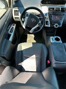 2013 Toyota Prius v - Photo 13
