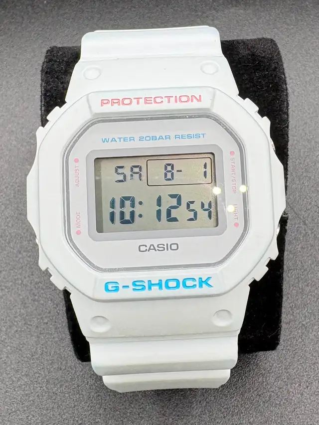 Digital dw5600sc Casio G-Shock Watch in White/Grey