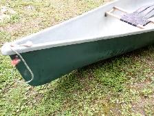 Abitibi Fiberglass Canoe - Photo 4