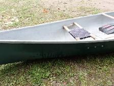 Abitibi Fiberglass Canoe - Photo 6