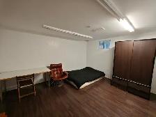 Private Large Room for Rent near Royal York Subway - Photo 2